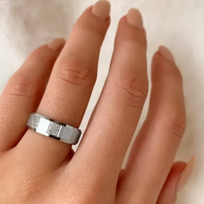 Zirkon ring i rhodineret sølv