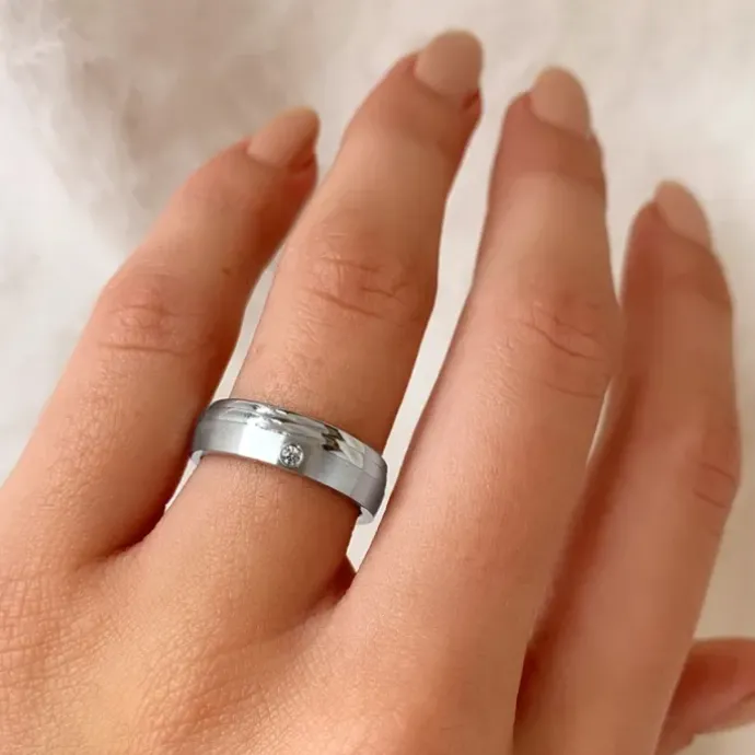 Zirkon ring i rhodineret sølv