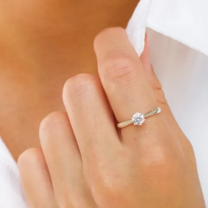 Zirkon solitairering i sølv